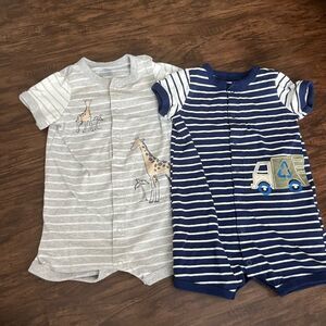 Little boys set of carters snap onsies - size 18 m